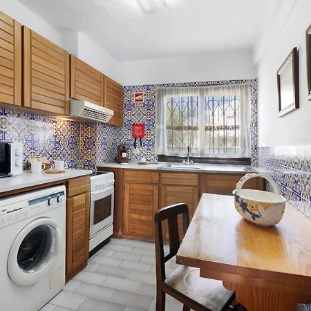Casa Dos Bisos * Αλμπουφέιρα